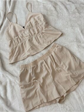 New Look Beige Spaghetti Strap Cami & Elastic Waist Shorts Sleep Set